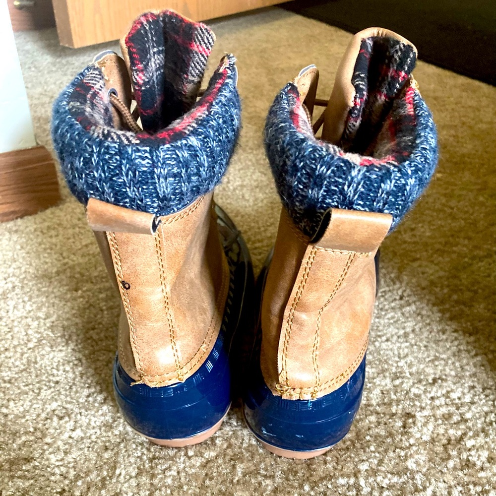 Womens Duck Boots .. Excellent Condition.. Worn once - Picture 3 of 3